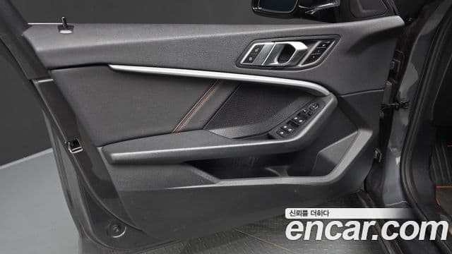 BMW 1 Series 2020 — Photo 28/30