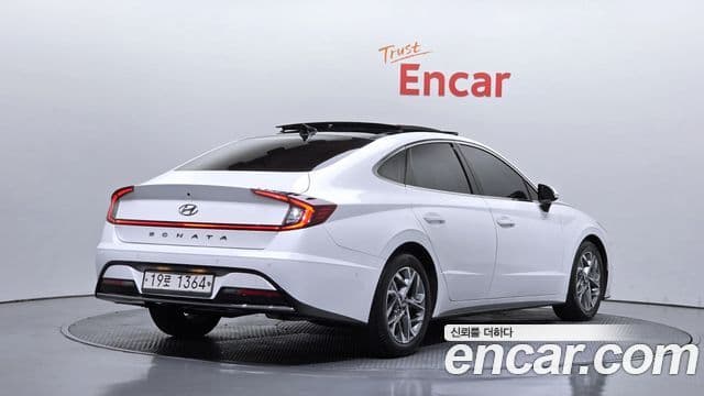 Hyundai Sonata Hybrid 2019 — Photo 17/33