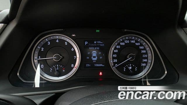 Hyundai Sonata Hybrid 2019 — Photo 22/33