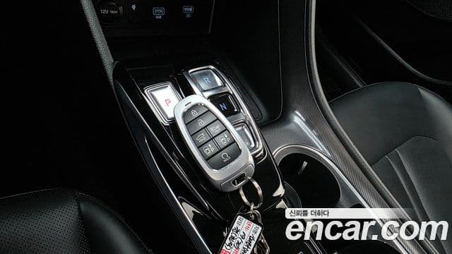 Hyundai Sonata Hybrid 2019 — Photo 10/33