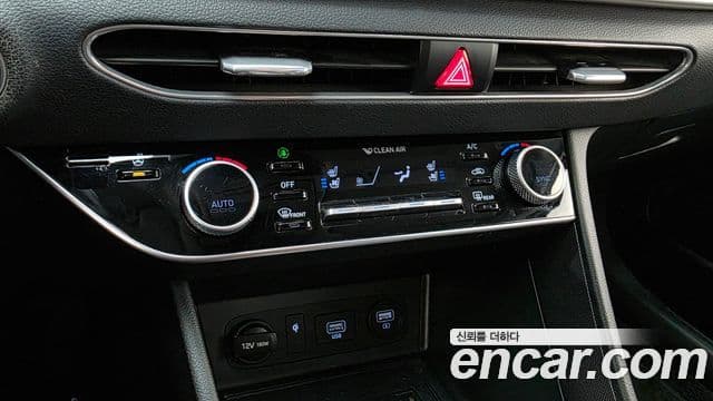 Hyundai Sonata Hybrid 2019 — Photo 23/33