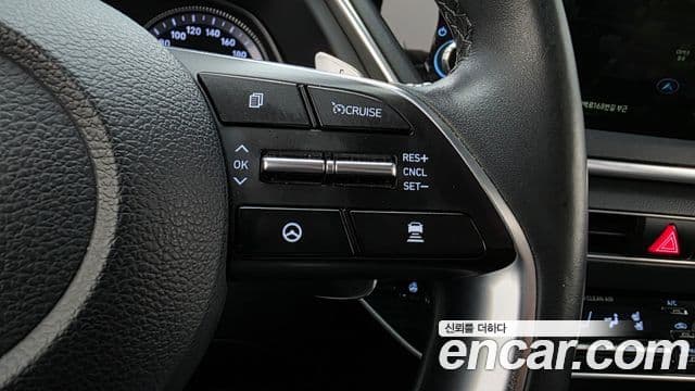 Hyundai Sonata Hybrid 2019 — Photo 31/33