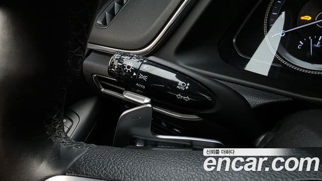 Hyundai Sonata Hybrid 2019 — Photo 24/33