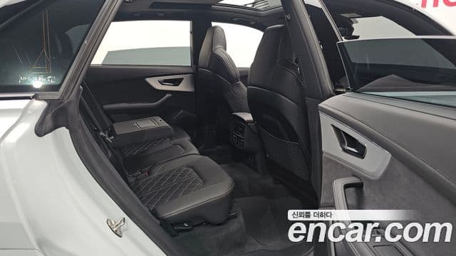 Audi Q8 2025 — Photo 31/37