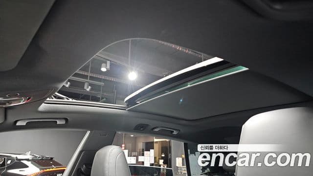 Audi Q8 2025 — Photo 2/37