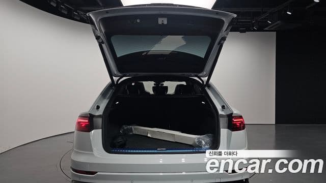 Audi Q8 2025 — Photo 29/37