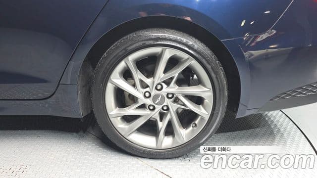 Genesis G70 2021 — Şəkil 27/36