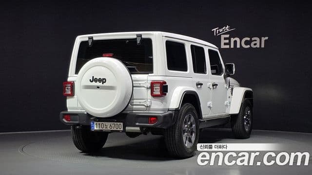 Jeep Wrangler 2022 — ფოტო 2/20