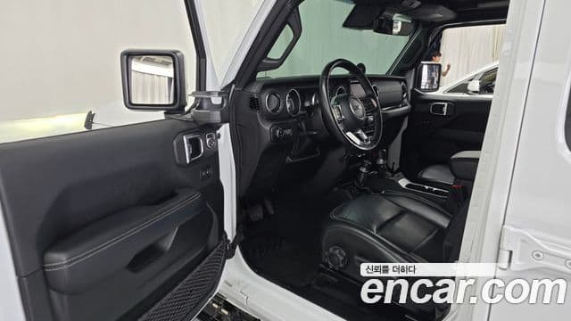 Jeep Wrangler 2022 — ფოტო 10/20