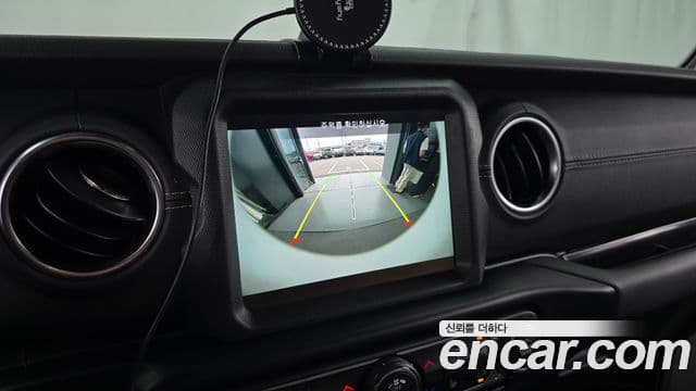 Jeep Wrangler 2022 — ფოტო 16/20