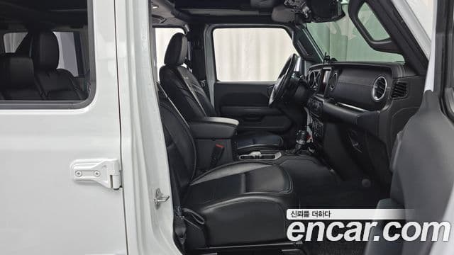 Jeep Wrangler 2022 — Photo 5/31