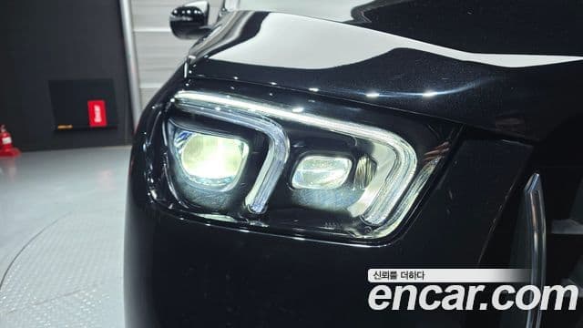 Mercedes-Benz GLE-Class 2022 — Photo 5/36