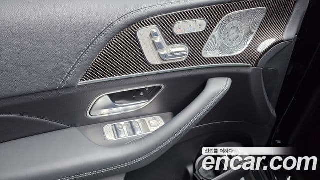 Mercedes-Benz GLE-Class 2022 — Photo 26/36