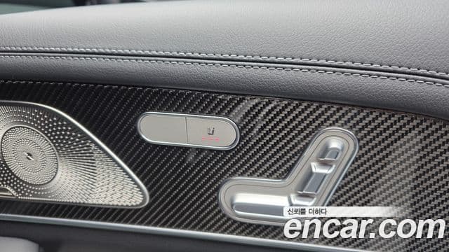 Mercedes-Benz GLE-Class 2022 — Photo 34/36