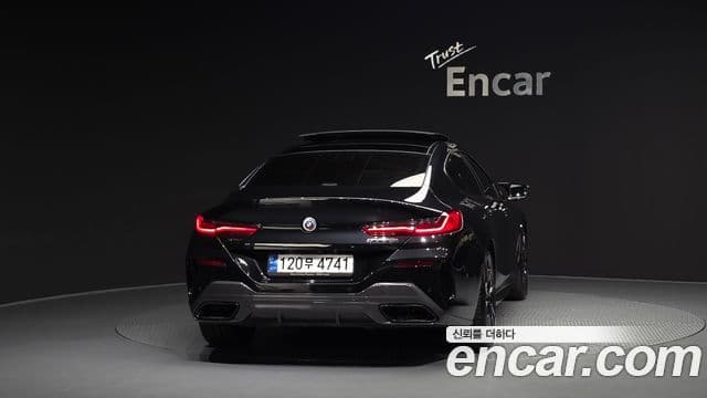 BMW 8 Series 2023 — ფოტო 4/20