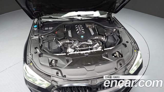 BMW 8 Series 2023 — ფოტო 6/20