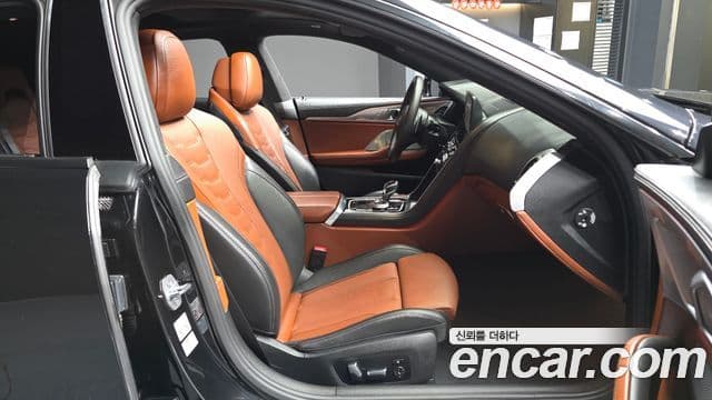 BMW 8 Series 2023 — ფოტო 11/20
