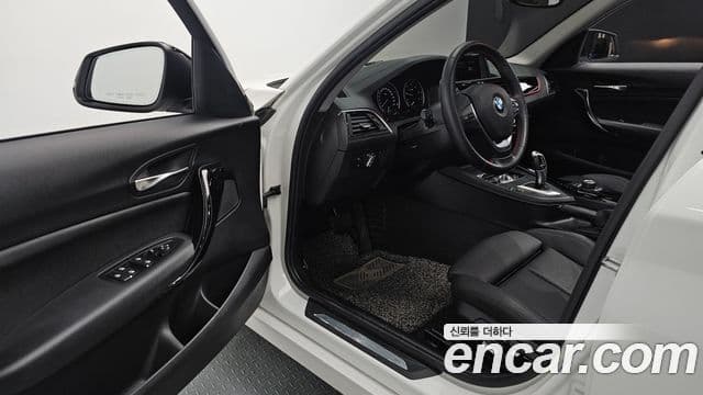 BMW 1 Series 2018 — Şəkil 11/20