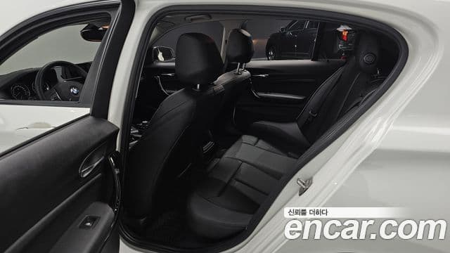 BMW 1 Series 2018 — Şəkil 12/20