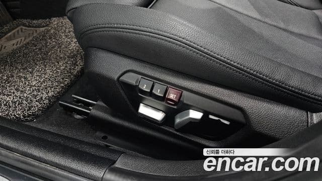 BMW 1 Series 2018 — Şəkil 17/20