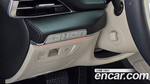 Genesis GV80 2020 — ფოტო 14/20