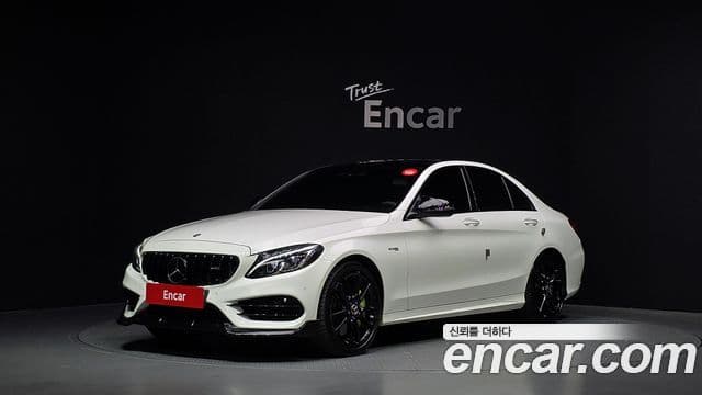 Mercedes-Benz C-Class 2018 — ფოტო 1/20
