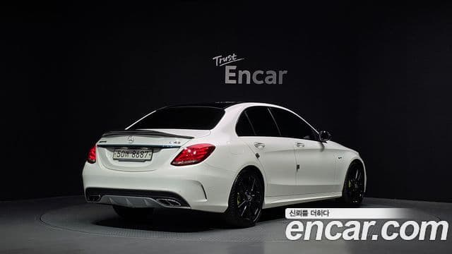 Mercedes-Benz C-Class 2018 — ფოტო 2/20