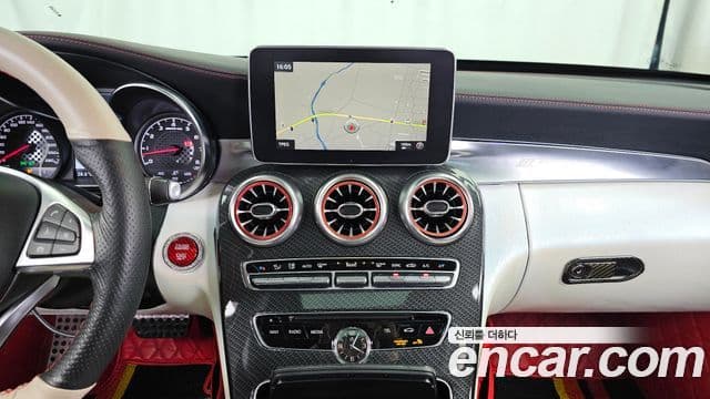 Mercedes-Benz C-Class 2018 — ფოტო 14/20