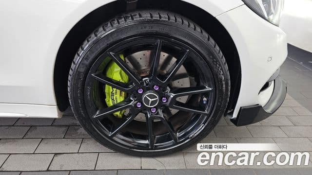 Mercedes-Benz C-Class 2018 — Photo 18/33