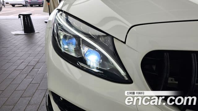 Mercedes-Benz C-Class 2018 — Photo 19/33