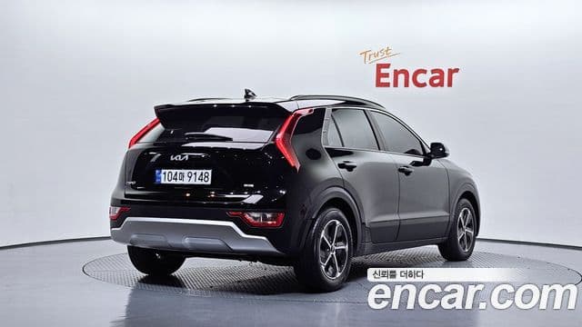 Kia Niro 2022 — Фото 2/20