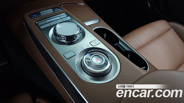 Genesis GV70 2021 — ფოტო 9/20
