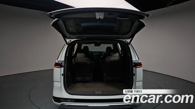 Kia Carnival 2022 — Фото 20/20