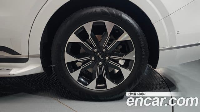 Kia Carnival 2022 — Photo 1/37