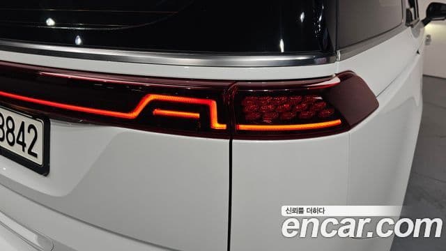 Kia Carnival 2022 — Photo 5/37
