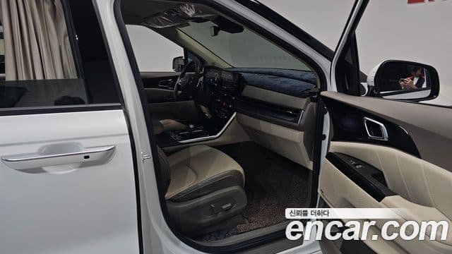 Kia Carnival 2022 — Photo 27/37