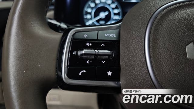 Kia Carnival 2022 — Photo 23/37
