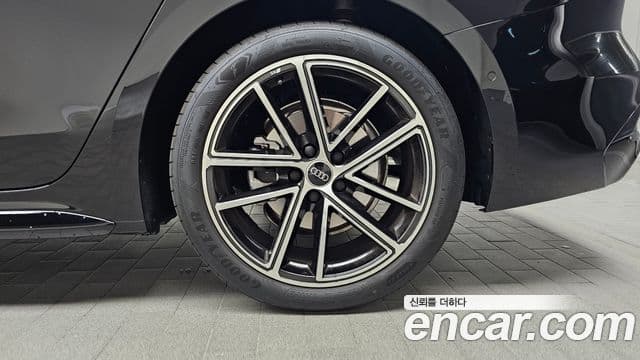Audi A5 2025 — ფოტო 28/35