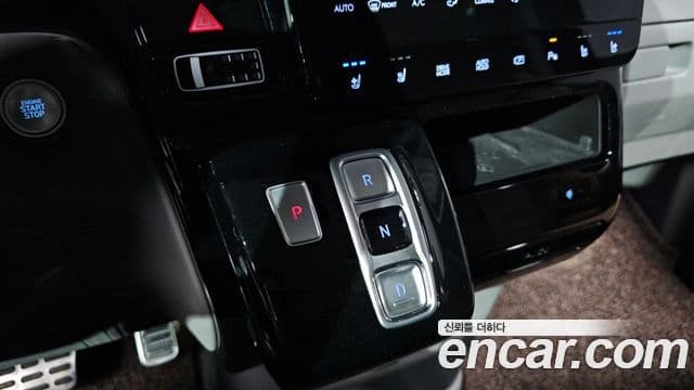 Hyundai Staria 2021 — ფოტო 9/20