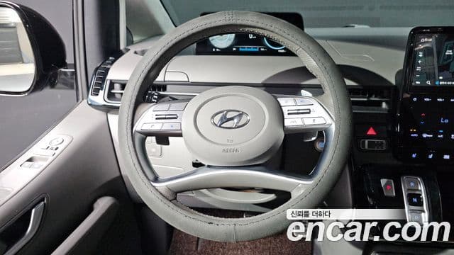 Hyundai Staria 2021 — ფოტო 11/20