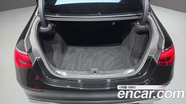 Mercedes-Benz S-Class 2021 — ფოტო 28/35