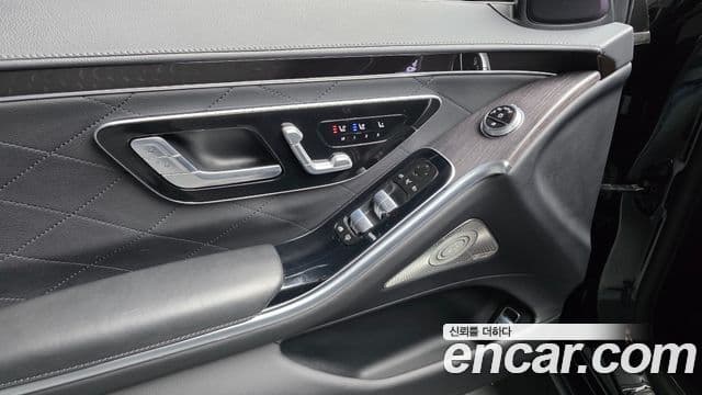 Mercedes-Benz S-Class 2021 — ფოტო 33/35