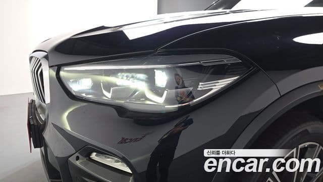 BMW X5 2019 — Photo 29/35