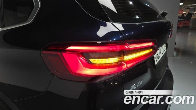 BMW X5 2019 — Photo 23/35
