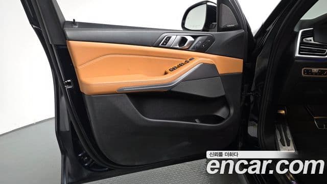 BMW X5 2019 — Photo 25/35
