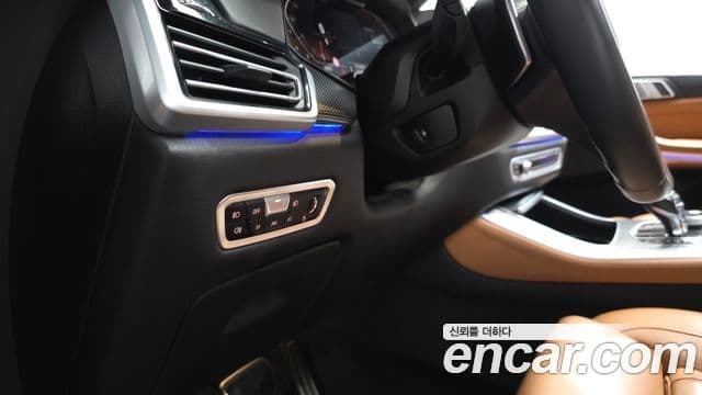 BMW X5 2019 — Photo 24/35
