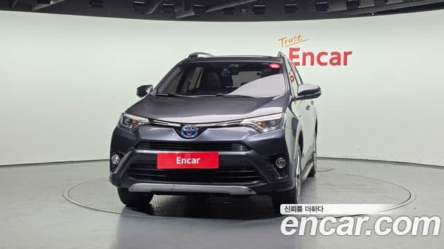 Toyota RAV4 2018 — Şəkil 3/20