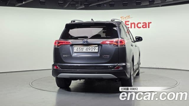 Toyota RAV4 2018 — Şəkil 4/20