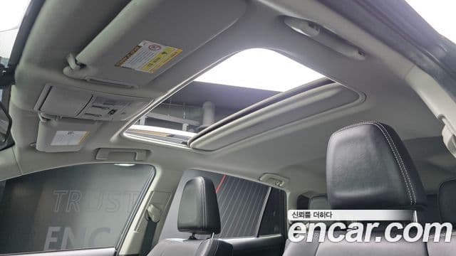 Toyota RAV4 2018 — Şəkil 12/20