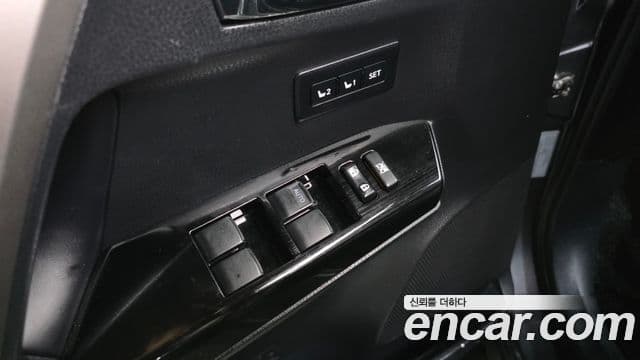 Toyota RAV4 2018 — Şəkil 10/20